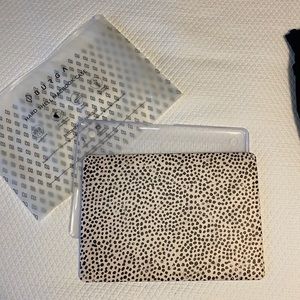 Burga MacBook Pro 15 Almond Latte hard shell case